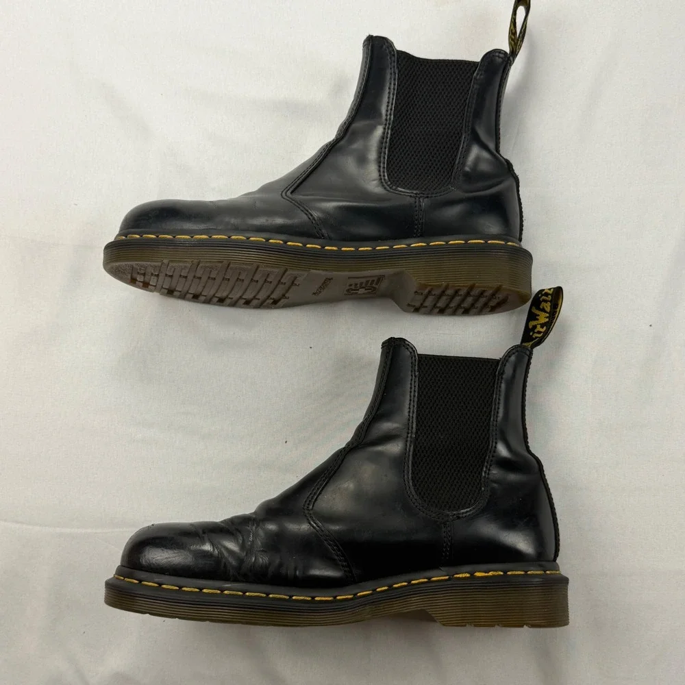 Dr. Martens 2976 Chelsea Boots Women 8 /Men 7 Black Leather Yellow Stitch Smooth